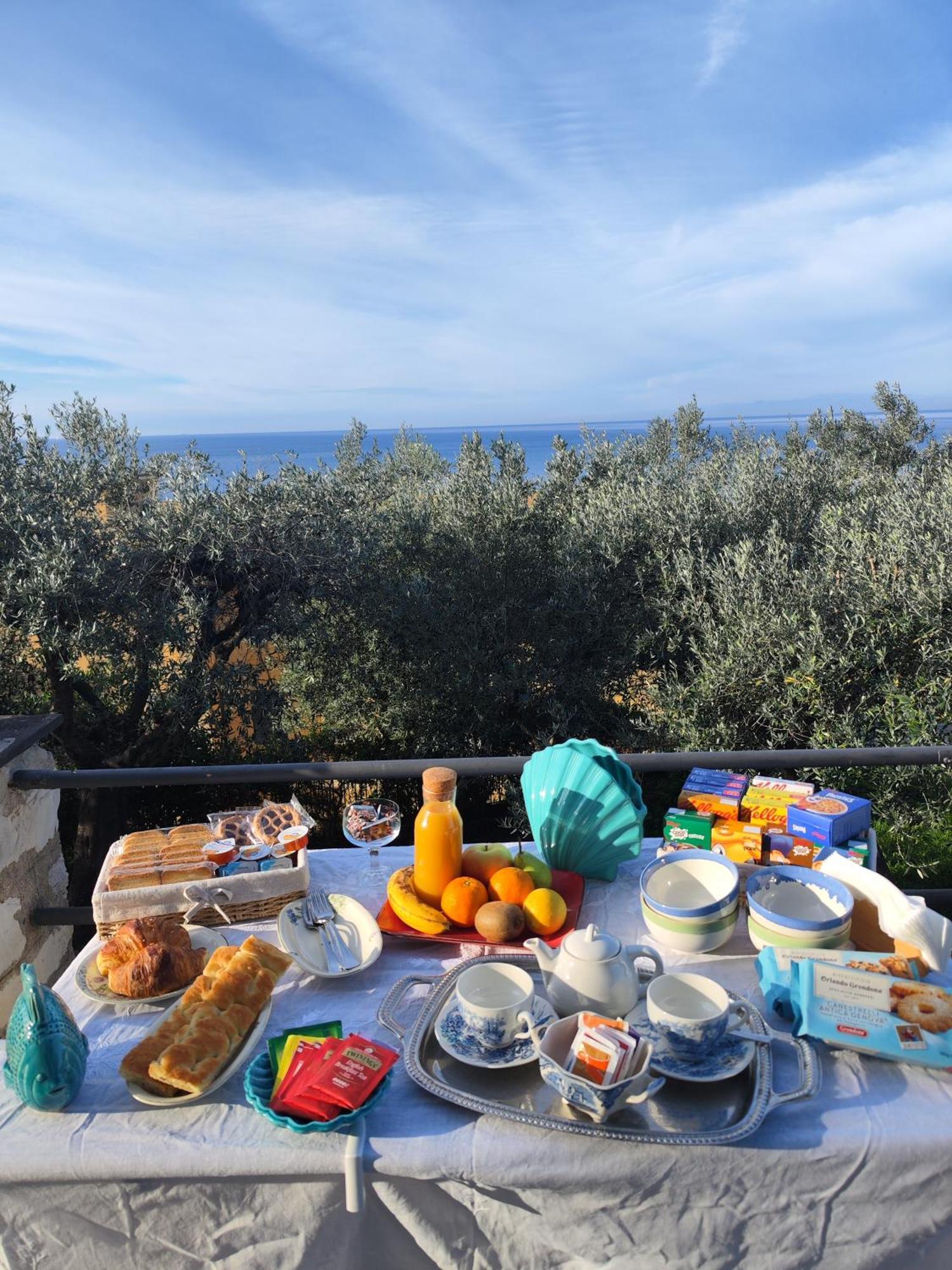 La Conchiglia Bed & Breakfast คาโมยลี ภายนอก รูปภาพ